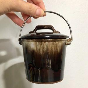 Vintage 2 tone ceramic pot with lid and handle